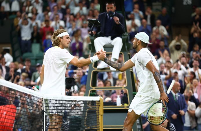 Tsitsipas en Kyrgios schudden elkaar na afloop wel de hand