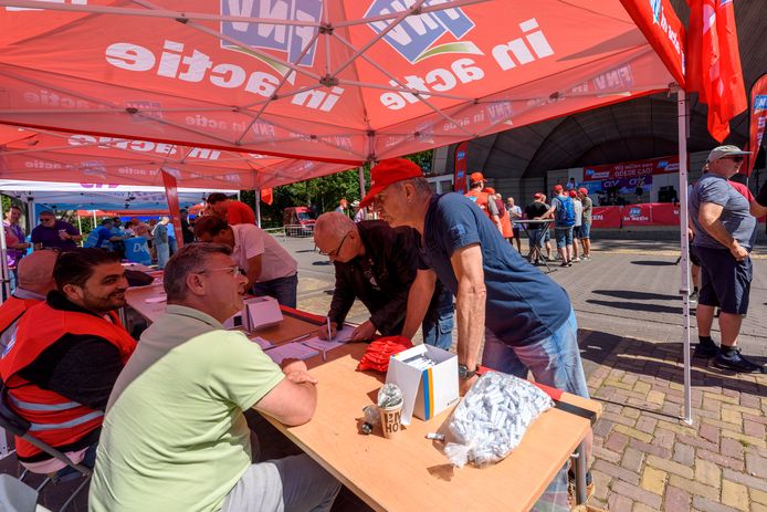 Voor een staking in Eindhoven van medewerkers in de metaal en techniek in 2019 schreven zich 400 stakers in.