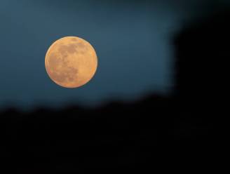 Kijk vanavond even omhoog: er is een super-aardbeimaan te zien