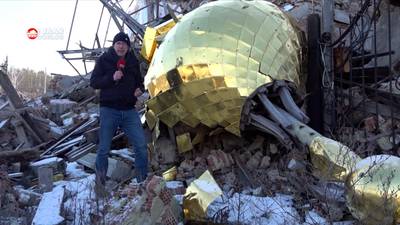 Robin Ramaekers bezoekt Oekraïens dorp dat van de aardbodem werd gevaagd, “Dit illustreert de complete vernieling”
