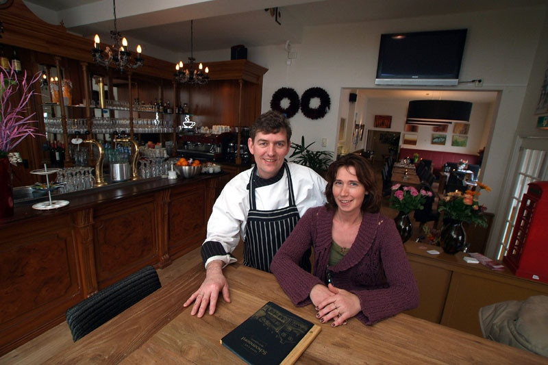 Van noodhospitaal naar pub met allure Foto AD.nl