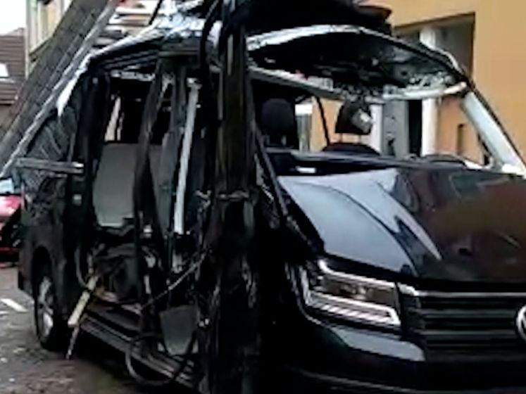 Explosie in bestelbus veroorzaakt ravage in Scheveningen