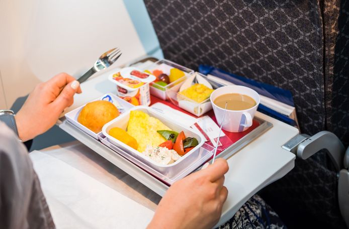 Kan maaltijden overslaan op de vlucht helpen tegen een jetlag?