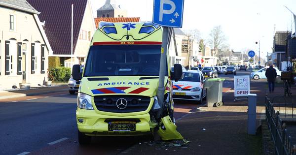 Ambulance onderweg naar reanimatie in Oldebroek krijgt zelf ongeluk