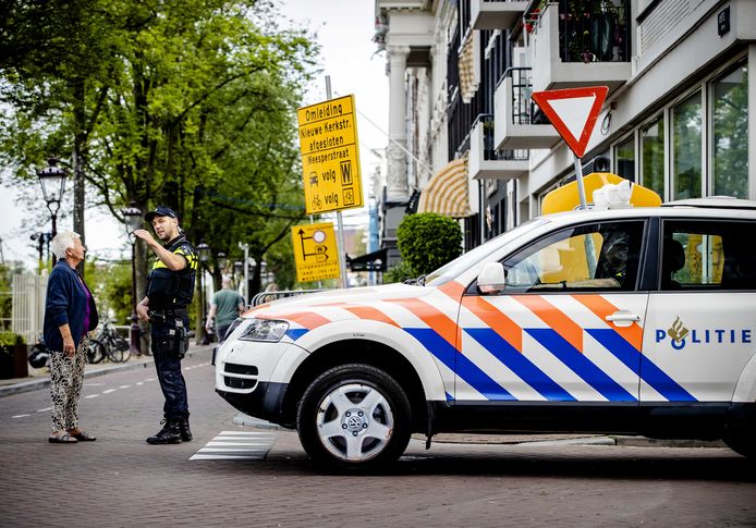 Beveiliging rondom het besloten afscheid van Peter R. de Vries in Koninklijk Theater Carré, Amsterdam.