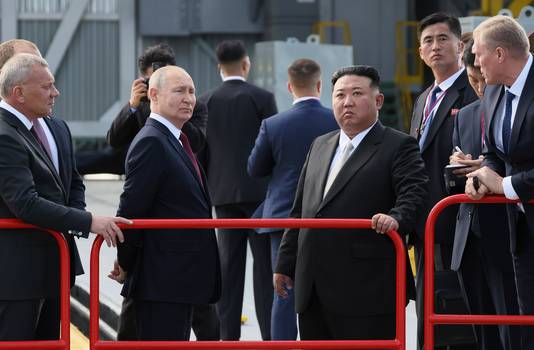De Russische president Vladimir Poetin en Kim Jong-un tijdens het bezoek van de Noord-Koreaanse leider in Rusland vorige maand. 