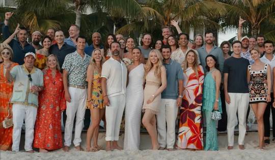 Wat schuilt er achter het peperdure huwelijkscadeau van een Russische oligarch aan de Trumps?