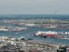 Cinq travailleurs du port d'Anvers interpellés dans une enquête sur un trafic de drogue