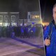 ► Politievakbonden bekogelen Open vld-voorzitter Egbert Lachaert met voetzoekers