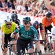 Ritzege voor Sam Bennett in Vuelta, leiderstrui naar Dylan Teunissen