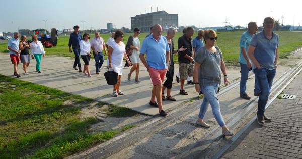 Gemeente laat toekomst Scheldekwartier zien met rondleiding | Walcheren - PZC