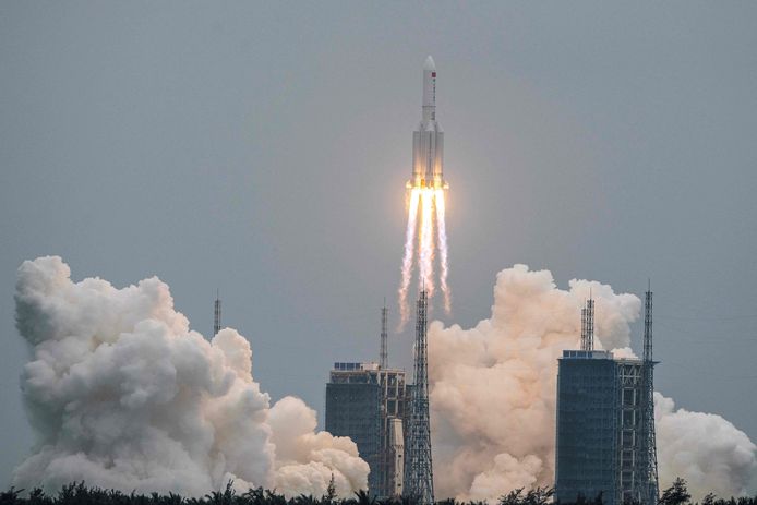 De Lange Mars 5B-raket bij de lancering vanaf de Zuid-Chinese eilandprovincie Hainan vorige week, toen nog inclusief een module voor het nieuwe Chinese ruimtestation.