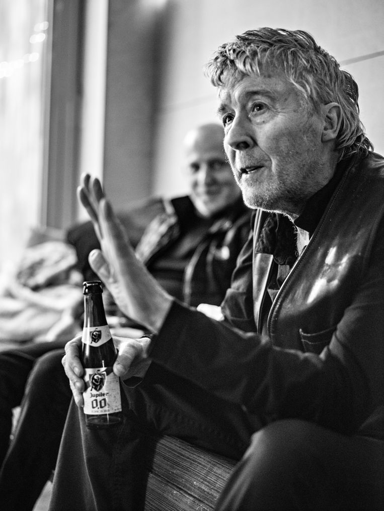 ‘Jonge gasten drinken nu whisky, dure wijn en champagne. Wij deden dat niet, want dat was voor de rijken. Wij liftten naar Marokko om joints te roken.’ Beeld Johan Jacobs