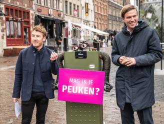Schepen betreurt ‘Mag ik je peuken’-campagne in Gent: “Iemand werd met zo’n ‘peuken’-bord achtervolgd, dat heb ik nooit gewild”