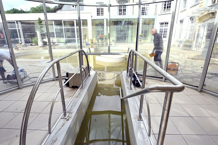 Après les inondations, les installations du centre thermal étaient tout bonnement inutilisables.