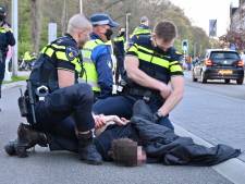 Politie maakt einde aan massaal feest op ‘festivalweide’ in Arnhems park Sonsbeek