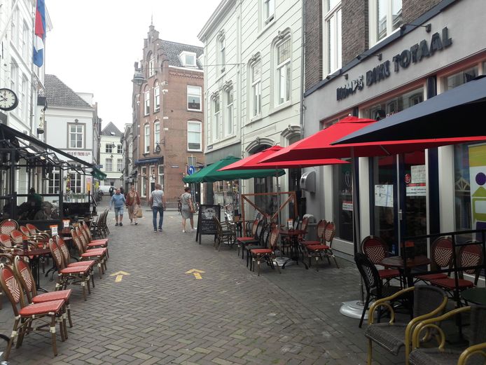 In de Korenbrugstraat is een foodmarkt gepland in het pand waar fietsenzaak Kemps was gevestigd.