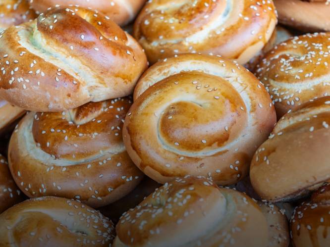 “Dit brood eet je niet met de typische vleessalades, wél met vers vlees”: 4 wereldse broodspecialiteiten die je moet proeven