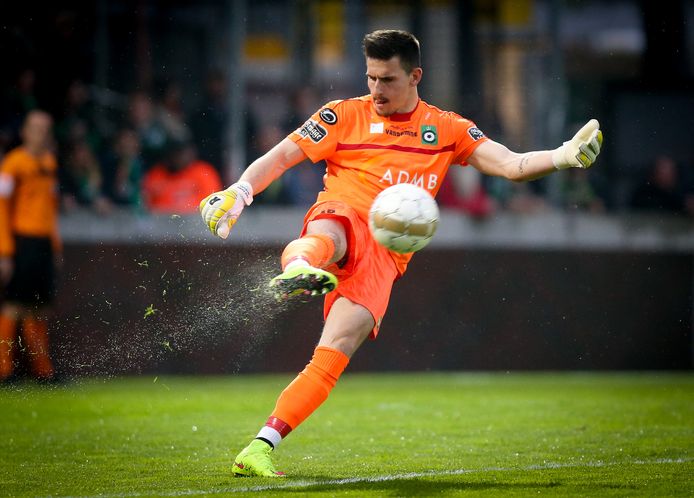 Miguel Van Damme als eerste doelman bij Cercle.