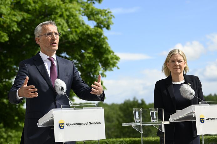 Secretaris-generaal van de NAVO Jens Stoltenberg en de premier van Zweden Magdalena Andersson.