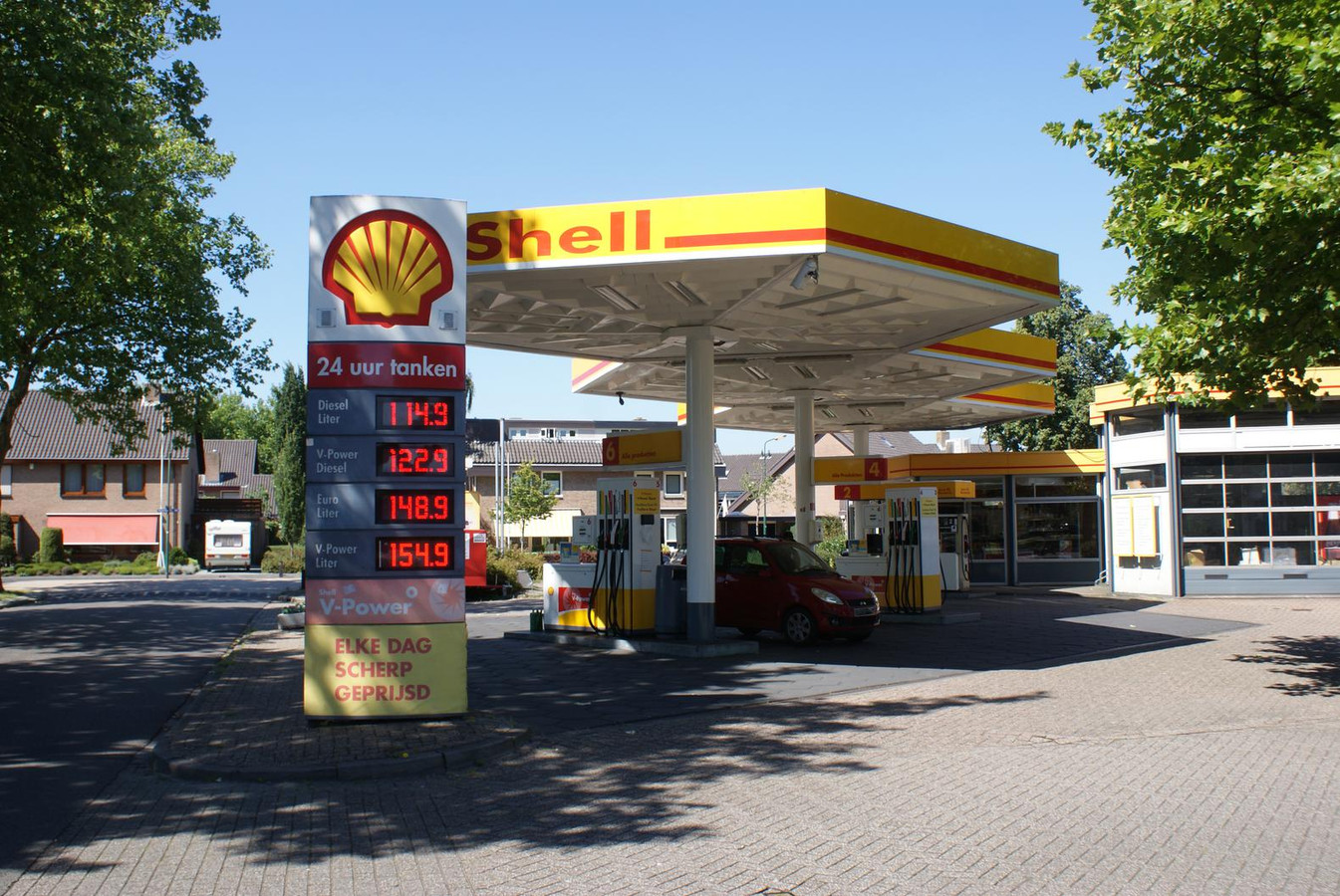 Al zeven keer ingebroken bij Shellpomp Bunschoten | Foto | AD.nl