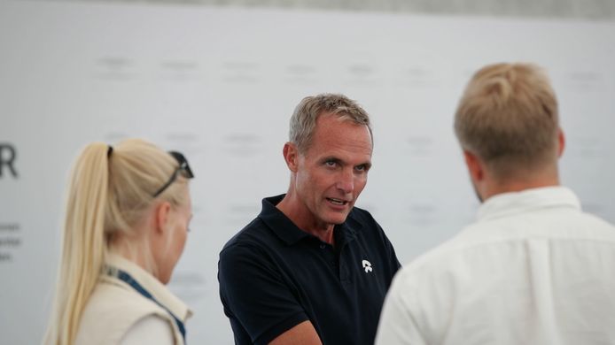 Marius Hayler, de grote baas van Nio in Noorwegen, gelooft heilig in het wisselen van accupakketten. Dit jaar moeten er alleen al in zijn land nog vier verschijnen