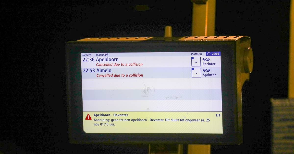 Treinverkeer tussen Apeldoorn en Deventer ligt stil door aanrijding.