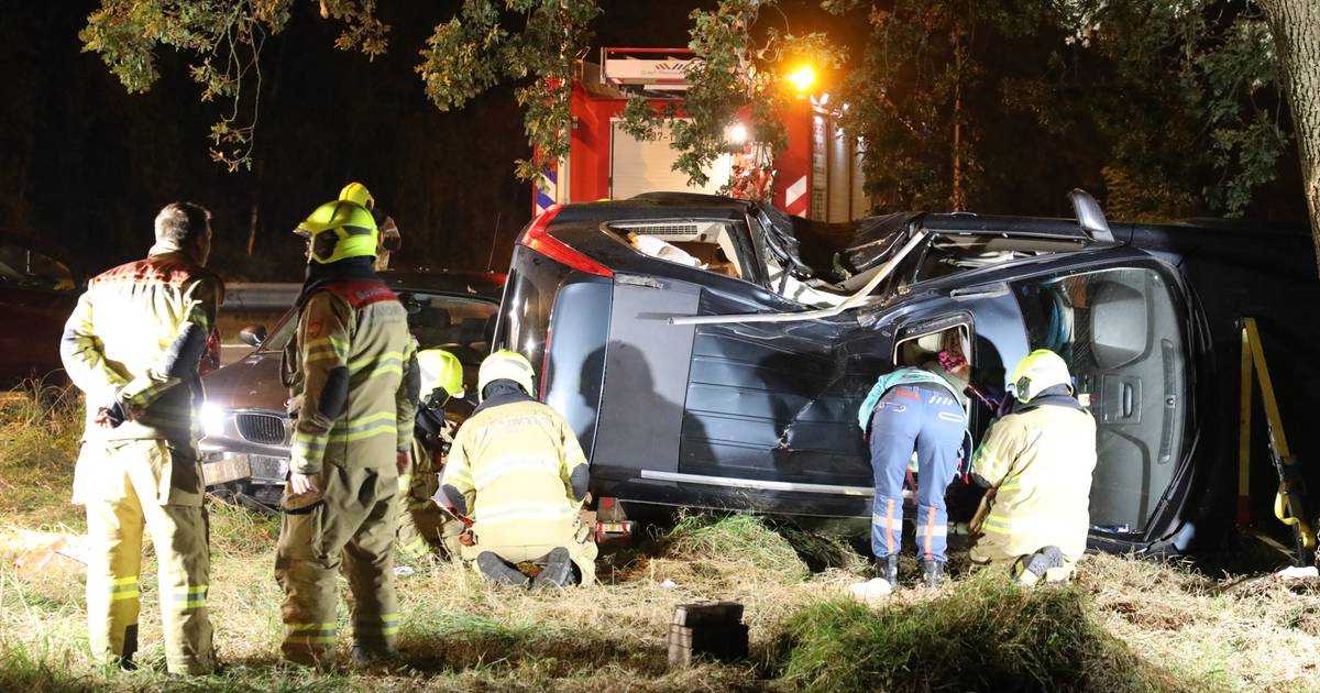 Zwaar ongeval met twee autos op A1 bij Terschuur; meerdere gewonden en aangehouden bestuurder.