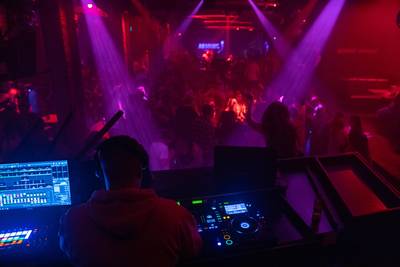 “Dit geeft ademruimte, wat leven”: eerste nachtclub van het land geopend in Antwerpen