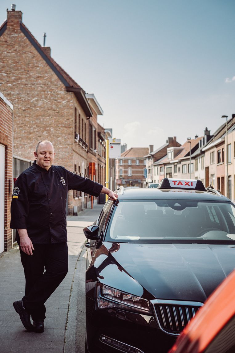 Chocolatier Wim Vyverman: ‘Voor taxibedrijven is het nu ook een pak rustiger, dus dat bleek een win-winsituatie.’ Beeld Wouter Maeckelberghe