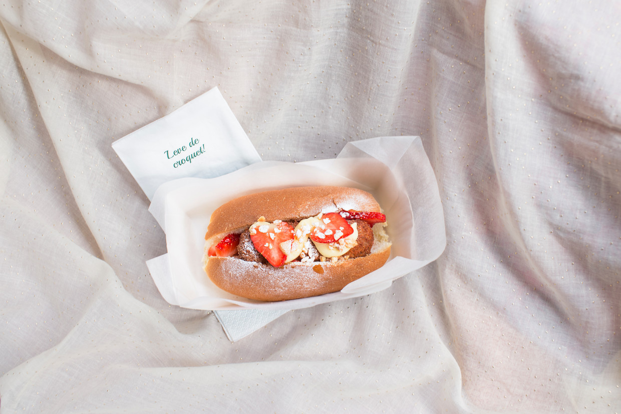 Aardbei-rabarber met banketbakkersroom van de Croquetten Boutique in Utrecht. 
 Beeld Pauline Niks