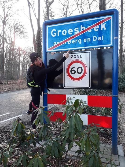 Juf Peet: eruit na nek-aan-nekrace.