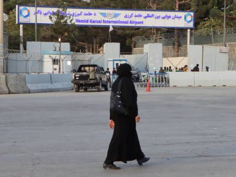 VS: Taliban laten buitenlanders en Afghanen met reistoestemming vertrekken