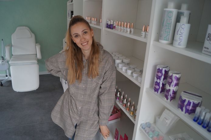 Nagelstyliste Céline Cracco start een eigen zaak in Oostnieuwkerke
