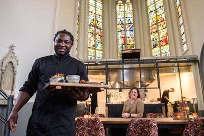 Restaurant Onze Kerk op ‘wereldreis’ met Surinaamse, Afghaanse en Oekraïense koks
