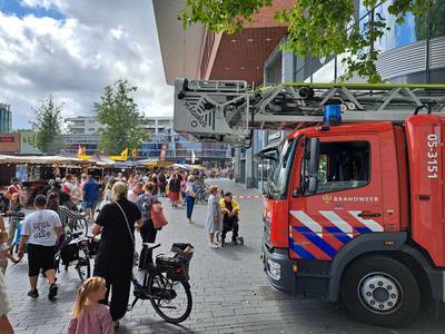 Primark en Starbucks in Enschede ontruimd na melding van vallende stenen