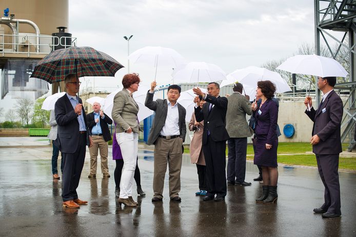 Een Chinese delegatie op bezoek bij de waterzuivering in Breda, foto uit 2014.