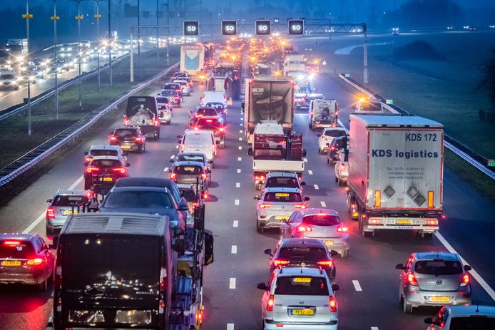 File op de A12 tussen Gouda, Woerden en Utrecht.