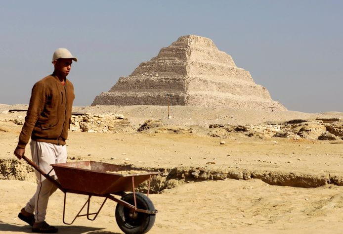 De Piramide van Djoser in Saqqara.