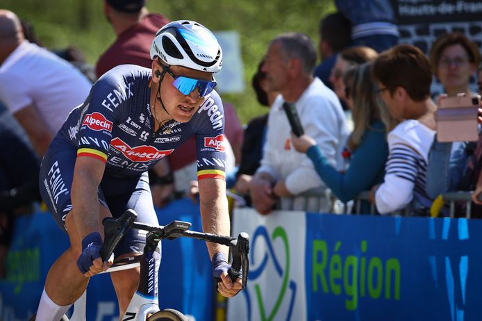 Tim Merlier, winnaar van vorig jaar, staat maandag aan de start van de Ronde van Limburg