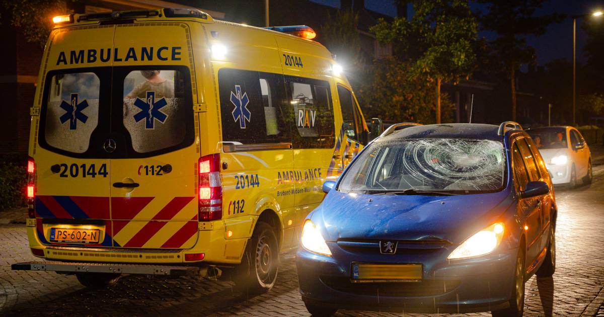 Man op elektrische fiets gewond bij botsing met auto in Udenhout.