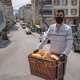 ‘Hangend brood’ voor de armen: corona blaast de Turkse traditie nieuw leven in