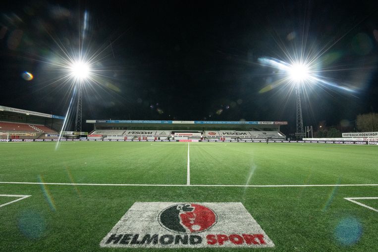 Het stadium van Helmond Sport. Beeld Pro Shots / Erich Snijder