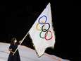 La maire de Paris Anne Hidalgo reçoit le drapeau olympique, le Trocadéro fête la passation 