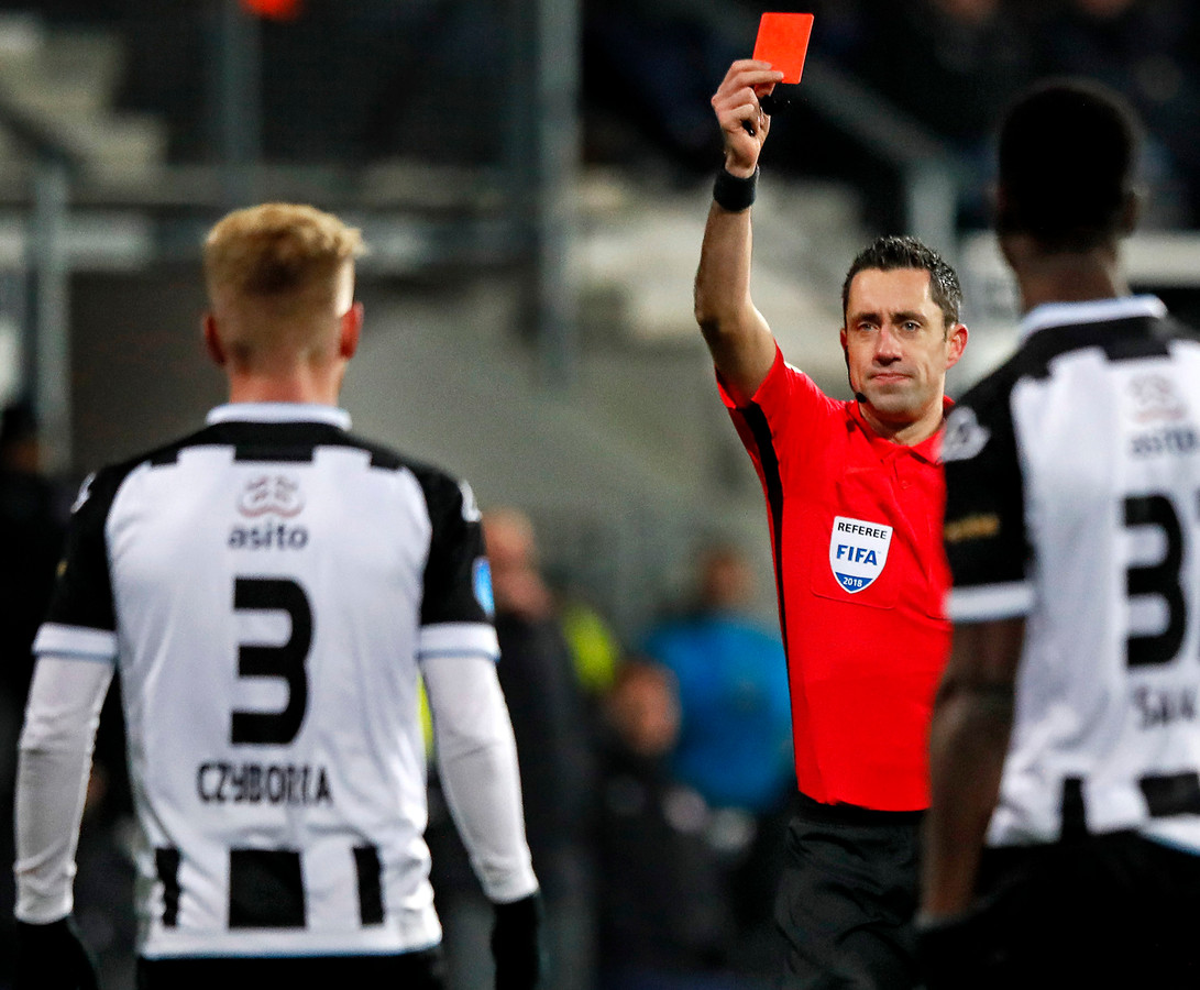 Dennis Higler leidt FC Utrecht - Ajax | Foto | tubantia.nl