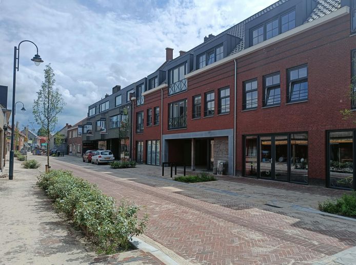 Kapelstraat weer open na grondige vernieuwing | Baarle-Hertog | hln.be