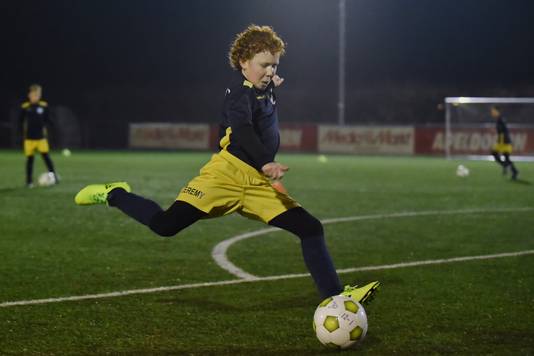Rillen Van De Kou Op De Training Dat Hoeft Echt Niet Jongens Apeldoorn Destentor Nl