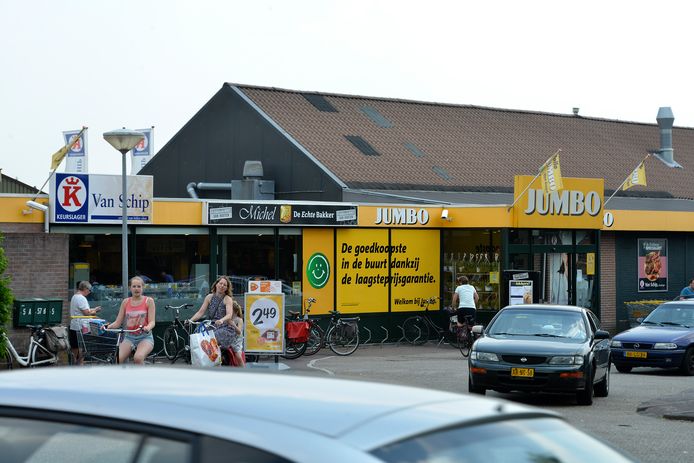 Conceit vice versa Blazen Buurtwinkels Dikke Boom in Houten mogen niet verhuizen en ook niet groeien  | Utrecht | AD.nl