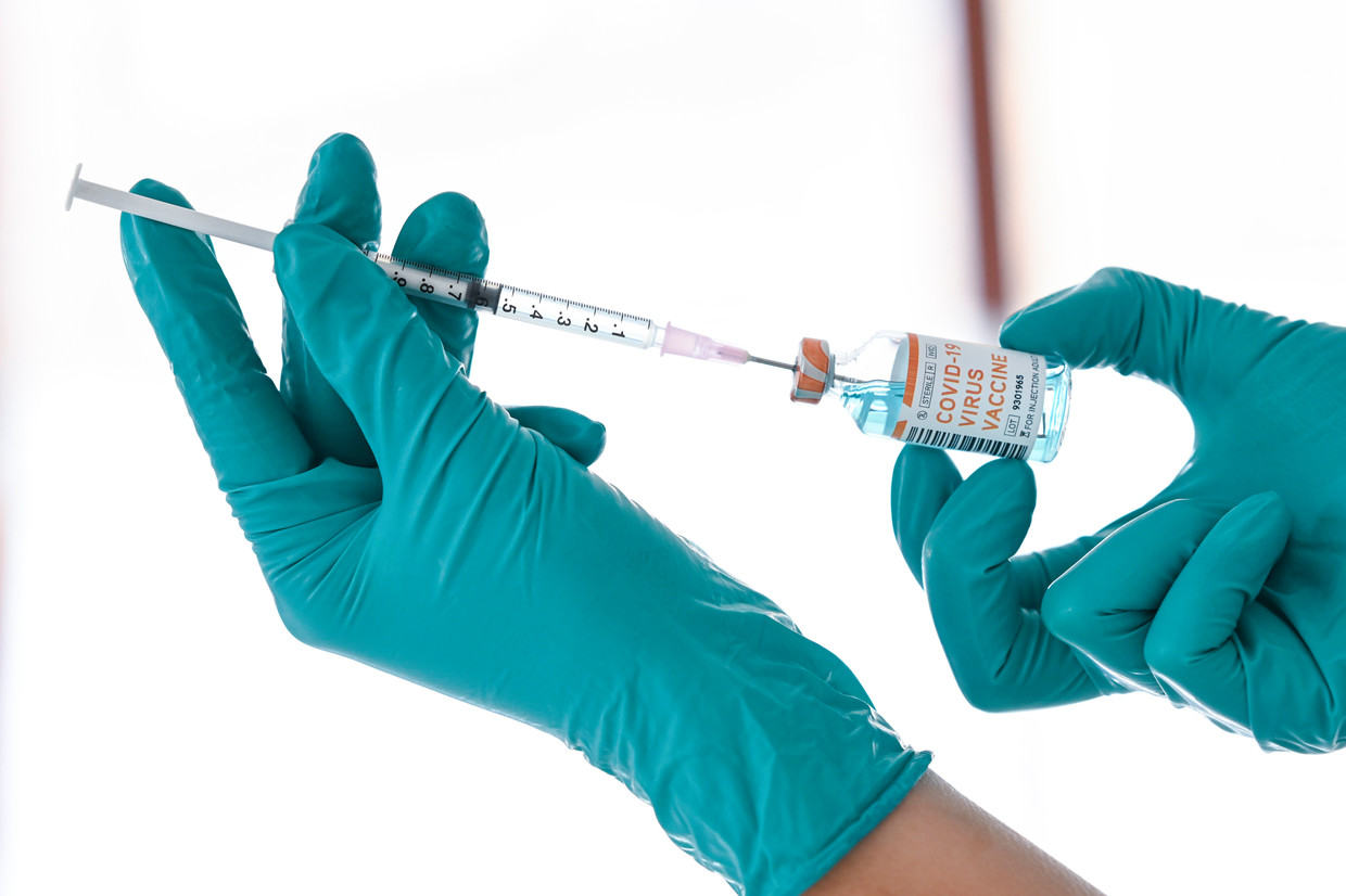 Sommige soorten vaccins bevatten virusdeeltjes, die eerst gekweekt moeten worden. Beeld Photo News