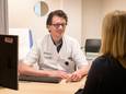 Oncoloog Hans Westgeest: ,,Als een patiënt veel met jou deelt, wat hij of zij voelt en meemaakt, dan doet dat wat met jou als behandelaar.’’